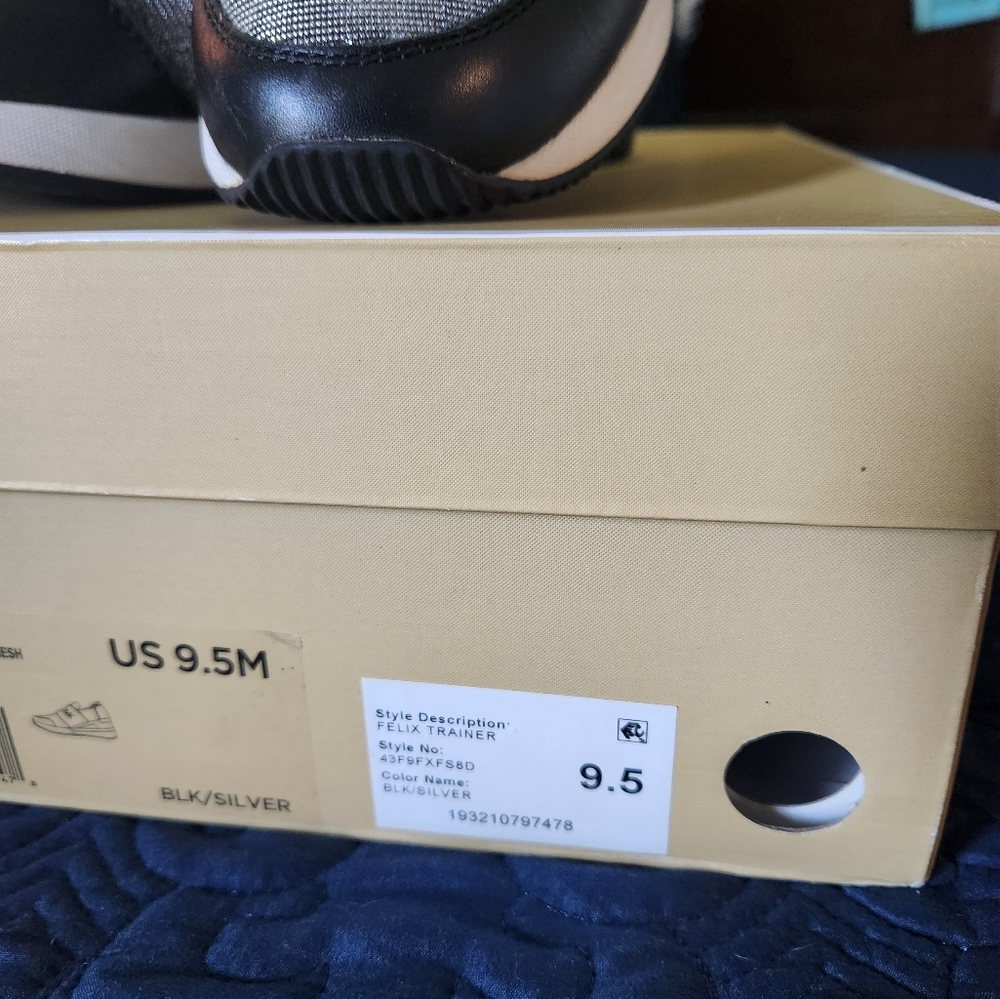 Shoes - Picture 4 of 4
